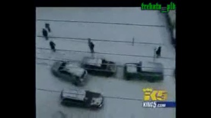 или пътя е хлъзгаф или тея са пияни