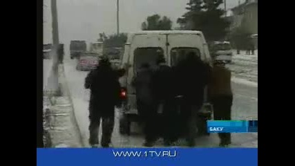 зимната обстановка в Баку- лебедово езеро