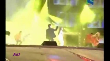 Shahrukh Khan in Filmfare 2004 2005