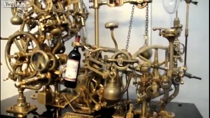 Изумителна машина за наливане на вино