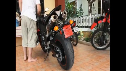 Yamaha R1 model 2010 