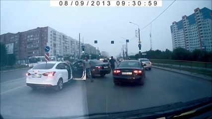 В Русия не е много желателно да се правите на отворени докато шофирате!