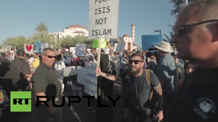 USA: Armed protesters demonstrate against Phoenix mosque