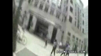 Като Не Се Оглеждате, Ще Е Така... 
