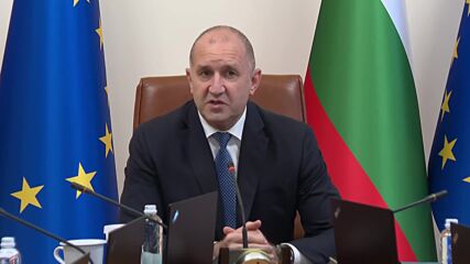Цените на тока и парното няма да се повишават през отоплителния сезон, съобщи премиерът
