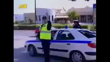 Смях - Полицай спира моторист !!!