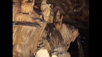 Пещери в земята на бесите 