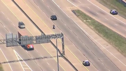 Полицейска кола преследва моторист с Harley