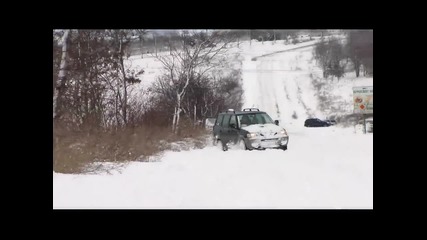 Нисан Терано в снега около Добрич