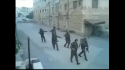 Танцуващи израелски войници 