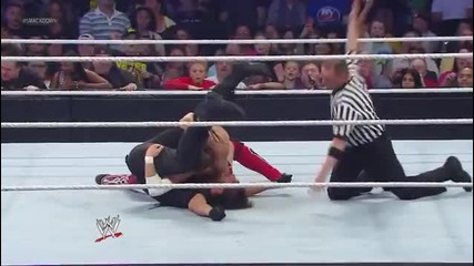 Wwe Smackdown - Даниел браян се справи сам с отборните шампиони