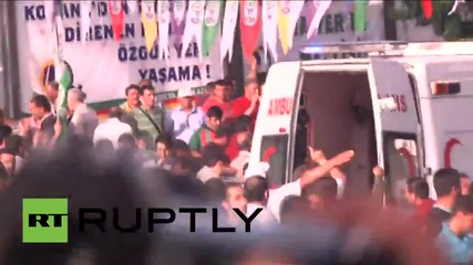 Експлозия по време на митинг на кюрдска опозиционна партия в Турция