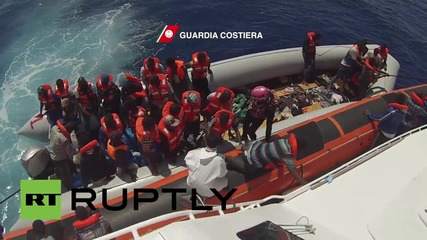 Mediterranean Sea: 300 migrants and refugees picked up by Italian Coast Guard