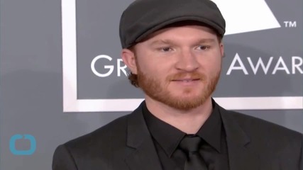 Eric Paslay's Reflective 'She Don't Love You' Video