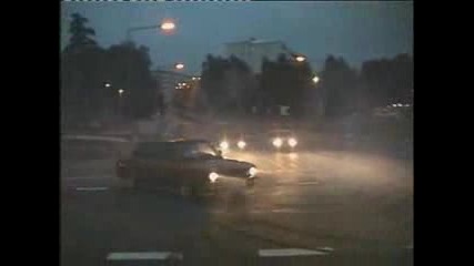 Bmw E28 Alpina B10 donuts and burnout of street !!!