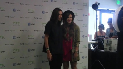 Demi Lovato Meet & Greet - At&t store August 25th 2011