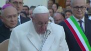 Папа Франциск се разплака, споменавайки Киев на публична молитва (ВИДЕО)