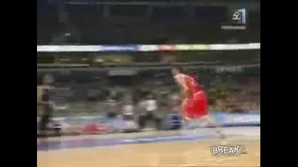 Girl Owned On Slam Dunk Contest