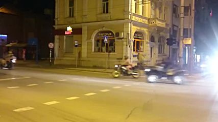 Полуголи мотористи са решили да празнуват деня на карането по бельо в Плевен