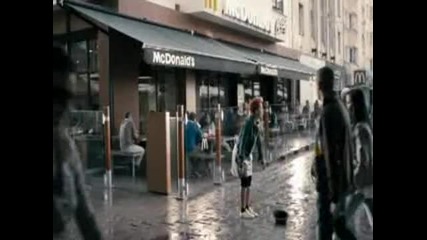 Реклама на Macdonalds с участието на Поли Генова