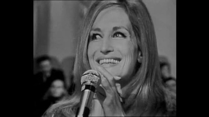 # Dalida - Avec Les Temps (live) 