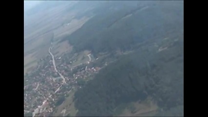 Димитър Куцаров пилотира Пайпър 28 край с. Белчин