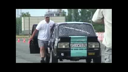 Lada Mv6 vs. Skoda Raptor Drag Race