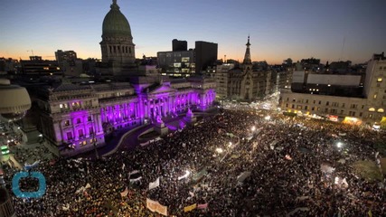 Argentine Marchers Condemn Femicide
