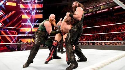 Daniel Bryan digs deep against The Bludgeon Brothers: WWE Extreme Rules 2018 (WWE Network Exclusive)