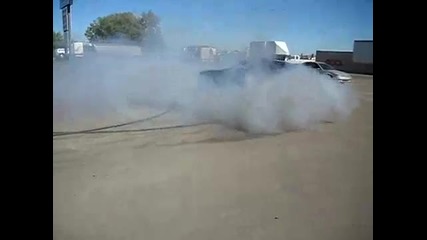 Burnout с Chrysler Srt8 300c 