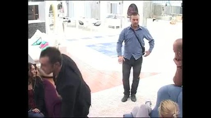 Big Brother 2012 - Пацо кляка на един крак!