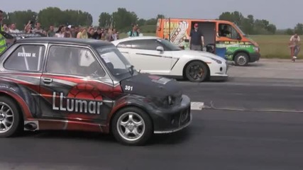 Nissan Gt-r vs Fiat 126 Drag