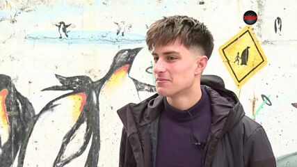 Българският футболист Данейо: От игра на площада до успехи в Англия