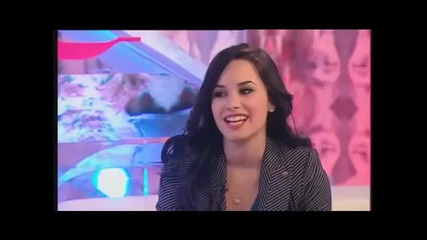 Funny Demi Lovato and Jonas Brothers moments !
