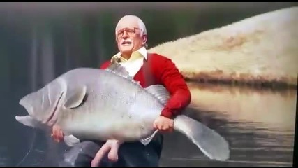Смях - Рибар хваща необикновена риба