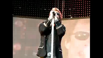 Bon Jovi - This Aint A Love Song