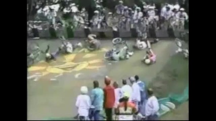 Леки препятствия с велосипед :)