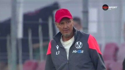 "Несломим!": феновете на ЦСКА посрещнаха горещо Любо Пенев