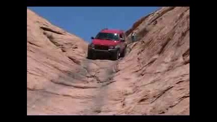 Слизане На Jeep По Скали