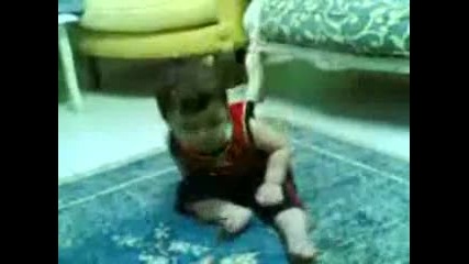 Бебе Пияница, Хаха много е сладък малкия 
