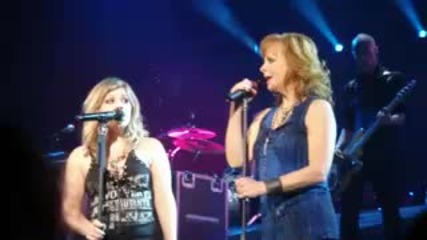 Kelly Clarkson Feat Reba Mcentire Beautiful Disaster Live Birmingham, Alabama November 2008 