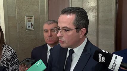 Ганев: Правителството не иска да поеме ангажимент, че няма да изпраща български войски в Украйна