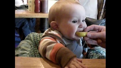 Бебе яде лимон