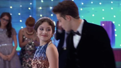 Soy Luna 2 - Луна и Матео пеят Qué más da на гала вечерта - епизод 51 + Превод