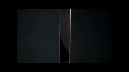 Дейвид и Виктория се отдават на интимни ласки в асансьор (видео) 