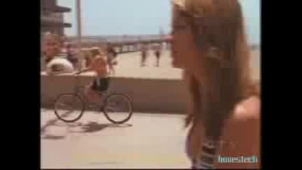 Marissa And Summer - Round Round