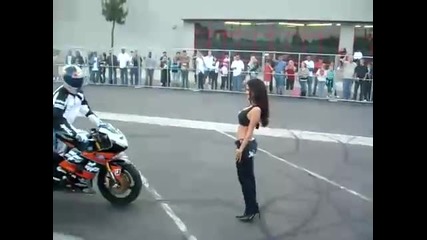 Stunt kiss