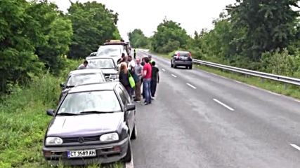 ВЕРИЖНА КАТАСТРОФА: 5 автомобила се удариха