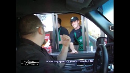 Steve Meade събира очите на касиера в Starbucks!!! - Chevy Tahoe 4x18 + Rf Amps 