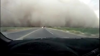 Да шофираш срещу пясъчна буря